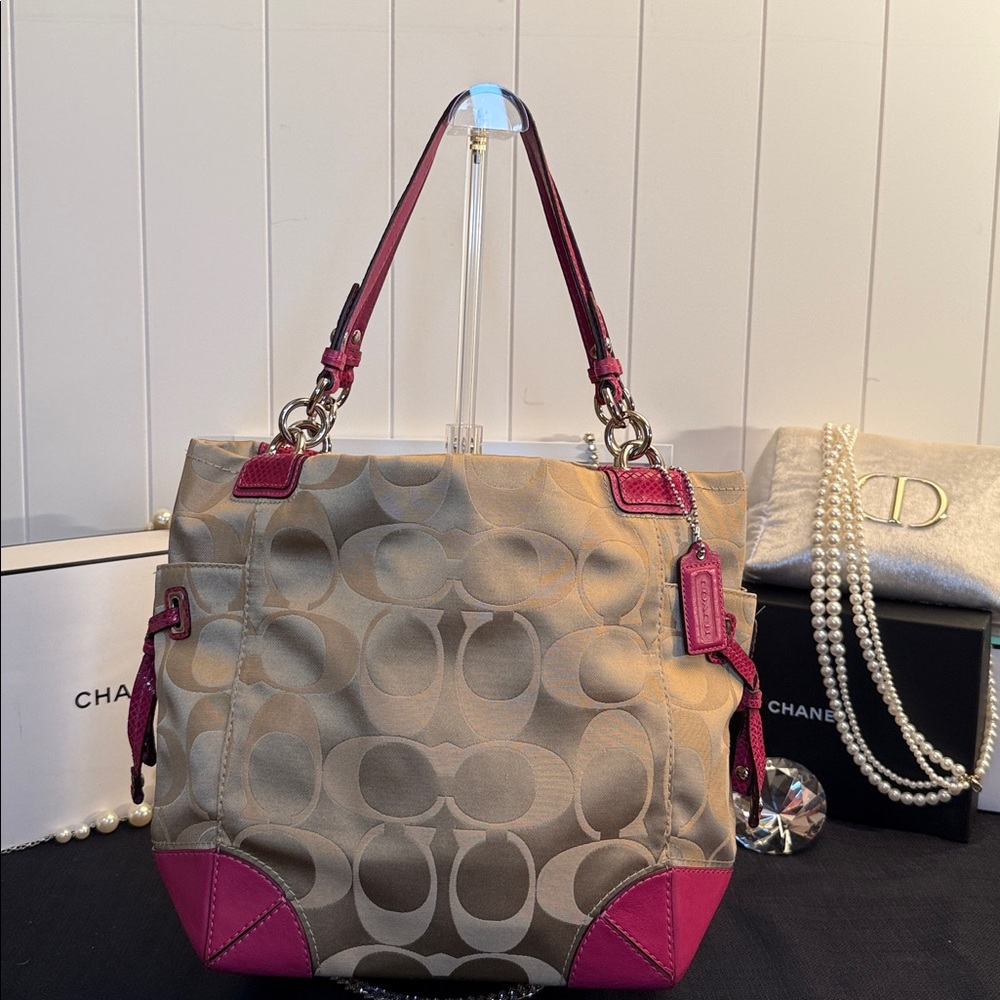 EUC Coach Beige and Magenta Tote Bag L1193-F19732